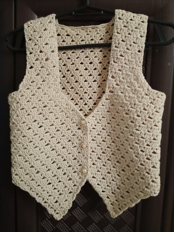 Vest Crop Rajut