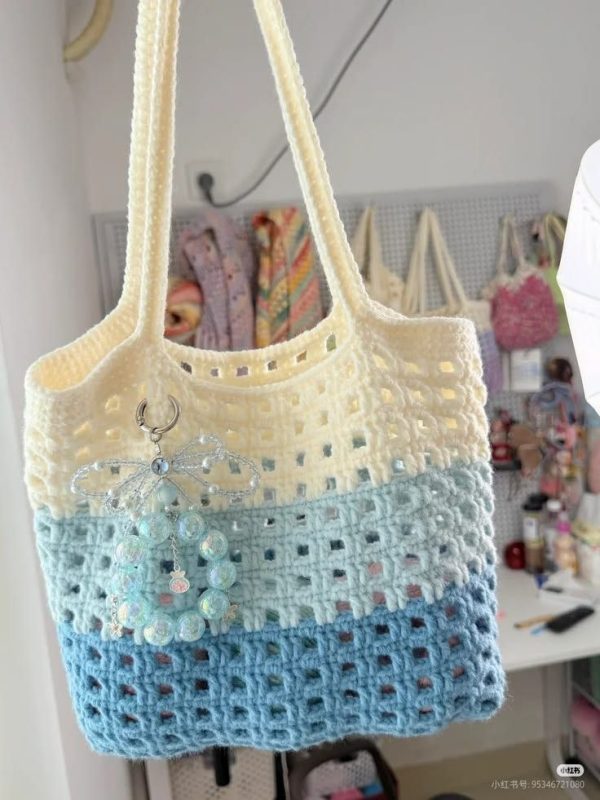 Tas Slempang Rajut
